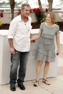 Jodie Foster feet photo thumbnail