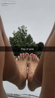 Kelly Bensimon feet photo thumbnail