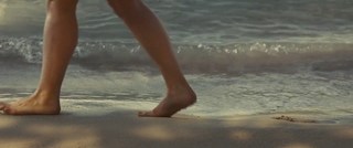 Emilia Clarke feet photo thumbnail