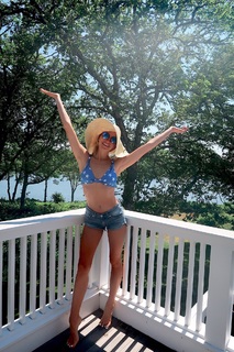 Nastia Liukin feet photo thumbnail