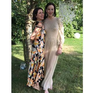 Liv Tyler feet photo thumbnail