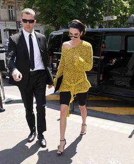Kendall Jenner feet photo thumbnail