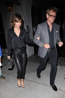 Lisa Rinna feet photo thumbnail