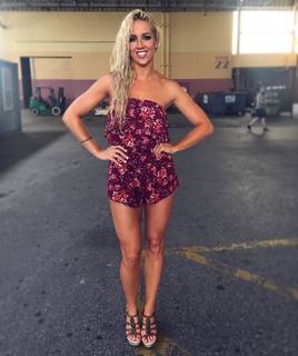 Chelsea Green feet photo thumbnail