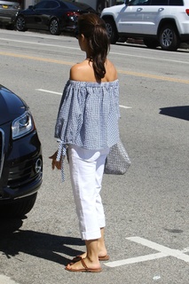 Selma Blair feet photo thumbnail