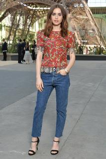 Lily Collins feet photo thumbnail