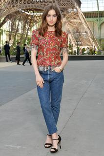 Lily Collins feet photo thumbnail