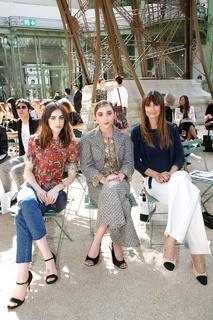 Lily Collins feet photo thumbnail