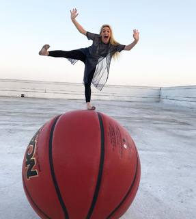 Lele Pons feet photo thumbnail