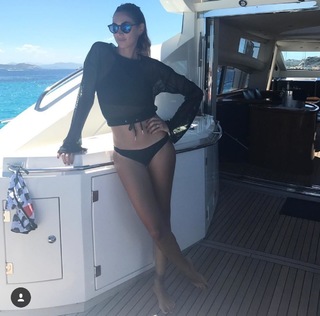 Melissa Satta feet photo thumbnail