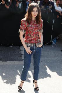 Lily Collins feet photo thumbnail