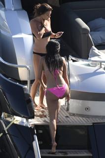 Nicole Scherzinger feet photo thumbnail