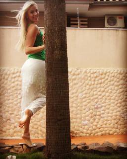 Alaine Crissiê feet photo thumbnail