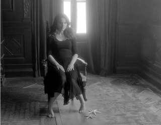 Natalie Portman feet photo thumbnail