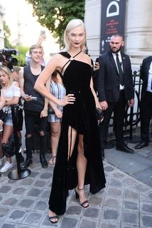 Karlie Kloss feet photo thumbnail