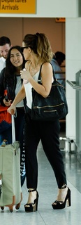 Kate Beckinsale feet photo thumbnail