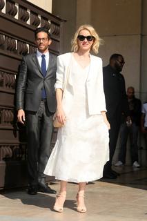 Naomi Watts feet photo thumbnail