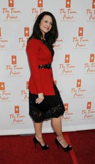 Kristin Davis feet photo thumbnail
