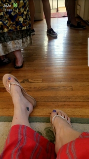JoJo feet photo thumbnail