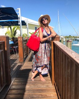 Lili Estefan feet photo thumbnail