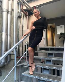 Adriane Galisteu feet photo thumbnail