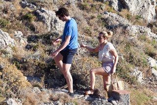 Ellie Goulding feet photo thumbnail
