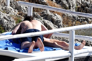 Ellie Goulding feet photo thumbnail