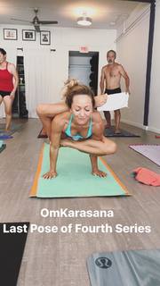 Kino MacGregor feet photo thumbnail