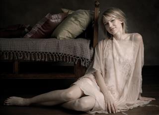 Naomi Watts feet photo thumbnail