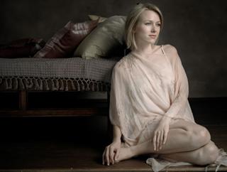 Naomi Watts feet photo thumbnail