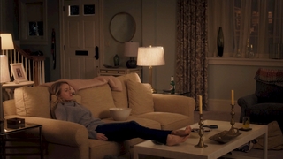Naomi Watts feet photo thumbnail