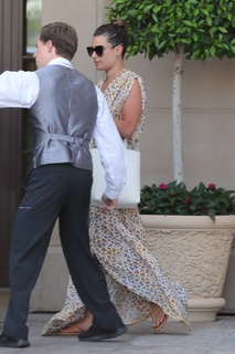 Lea Michele feet photo thumbnail