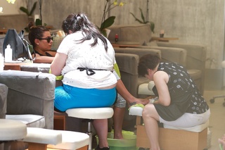Lea Michele feet photo thumbnail