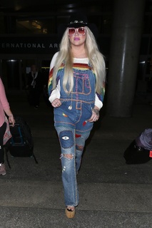 Kesha feet photo thumbnail