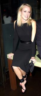 Naomi Watts feet photo thumbnail