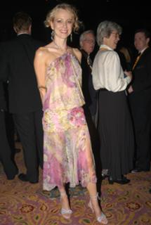 Naomi Watts feet photo thumbnail