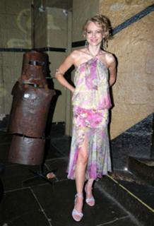 Naomi Watts feet photo thumbnail