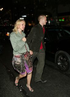 Naomi Watts feet photo thumbnail