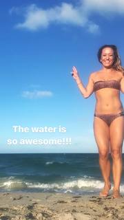 Kino MacGregor feet photo thumbnail
