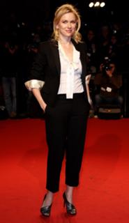 Naomi Watts feet photo thumbnail