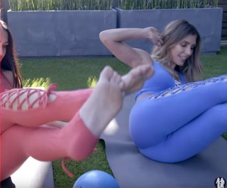 Nikki Garcia feet photo thumbnail