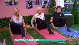 Holly Willoughby feet photo thumbnail