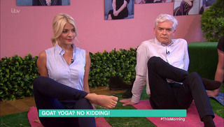 Holly Willoughby feet photo thumbnail