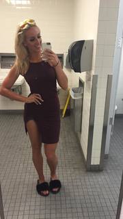 Chelsea Green feet photo thumbnail