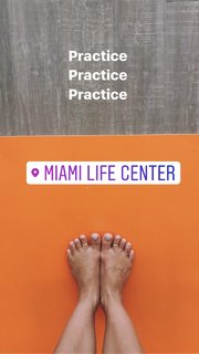 Kino MacGregor feet photo thumbnail