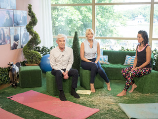 Holly Willoughby feet photo thumbnail