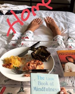Brooke Burke feet photo thumbnail