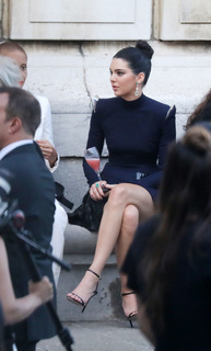 Kendall Jenner feet photo thumbnail