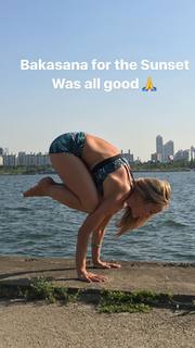 Kino MacGregor feet photo thumbnail