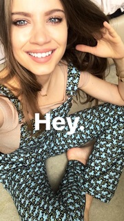Xenia Tchoumitcheva feet photo thumbnail